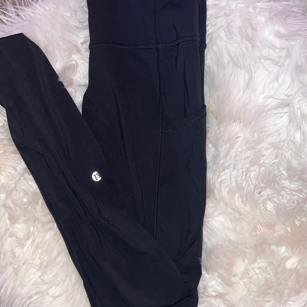 black lulu lemon leggings
